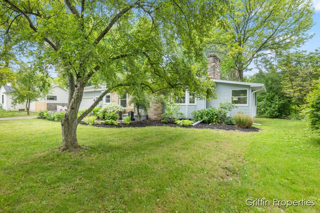 3020 Cascade Road, Grand Rapids, MI 49506