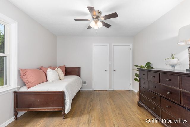 3020 Cascade Road, Grand Rapids, MI 49506