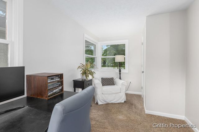 3020 Cascade Road, Grand Rapids, MI 49506