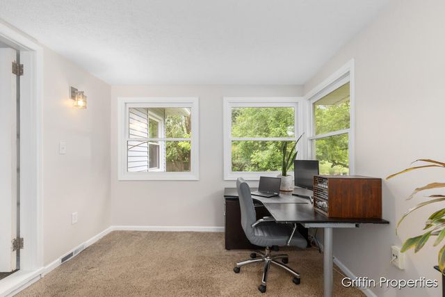 3020 Cascade Road, Grand Rapids, MI 49506