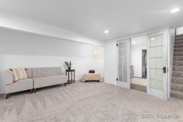 3020 Cascade Road, Grand Rapids, MI 49506