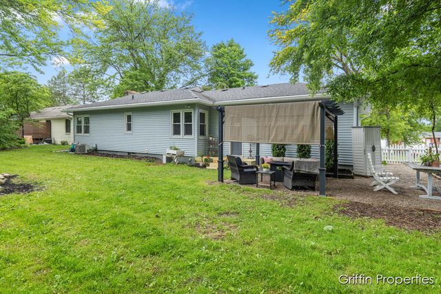 3020 Cascade Road, Grand Rapids, MI 49506