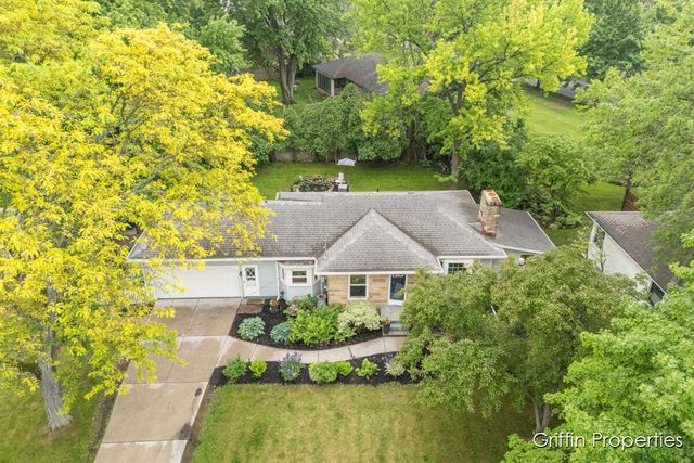 3020 Cascade Road, Grand Rapids, MI 49506