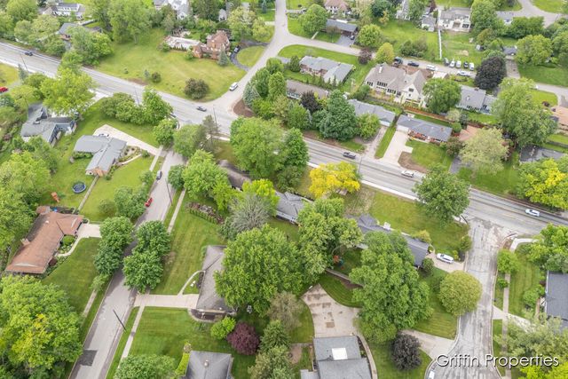 3020 Cascade Road, Grand Rapids, MI 49506