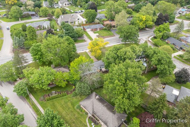 3020 Cascade Road, Grand Rapids, MI 49506