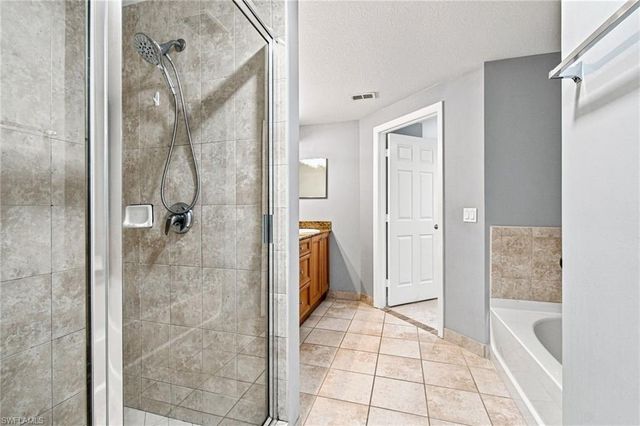20131 Estero Gardens CIR 207, Estero, FL 33928