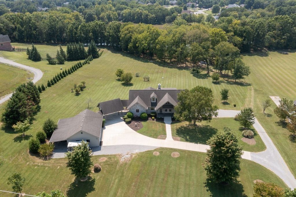 254 Davis Rd, Lebanon, TN 37087