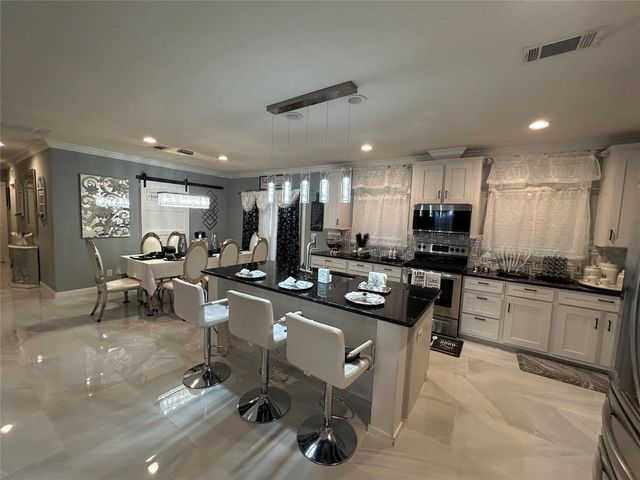 249 Hershal LN, Cedar Creek, TX 78612