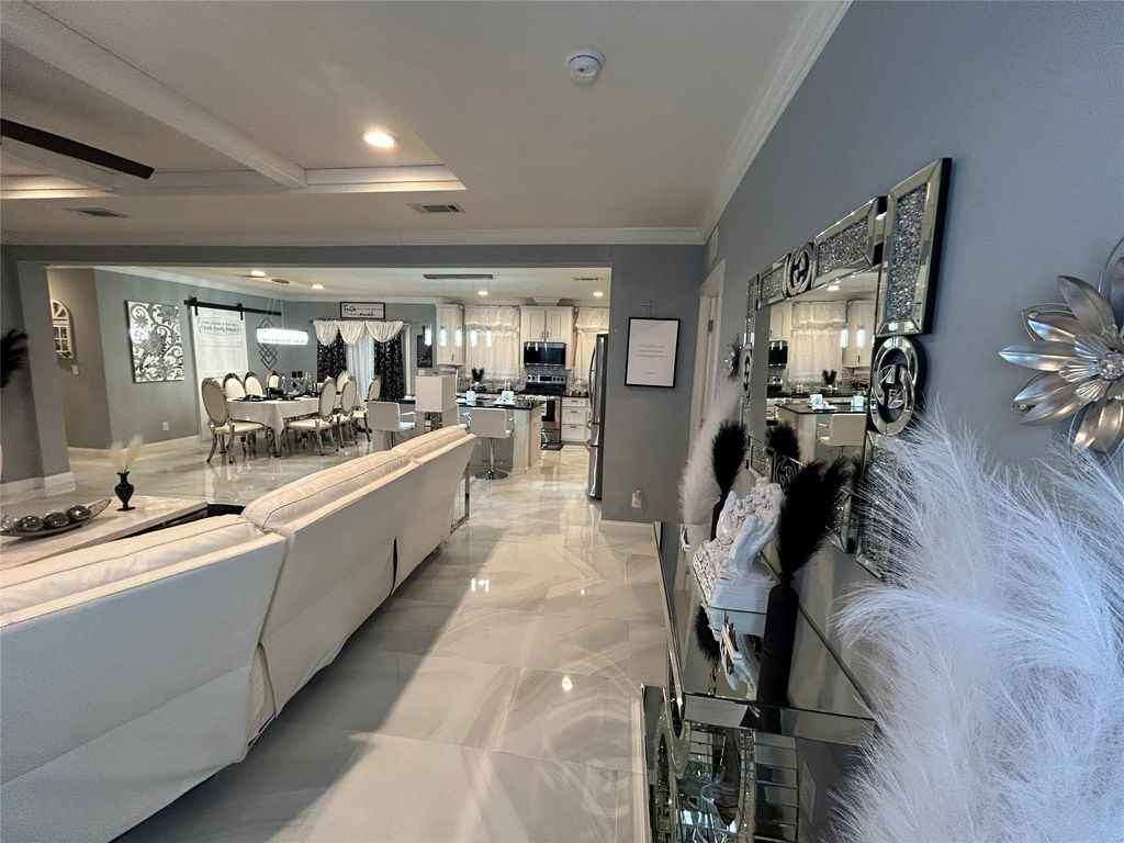 249 Hershal LN, Cedar Creek, TX 78612