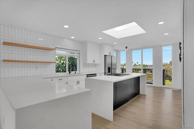 4612 Janet, San Diego, CA 92115