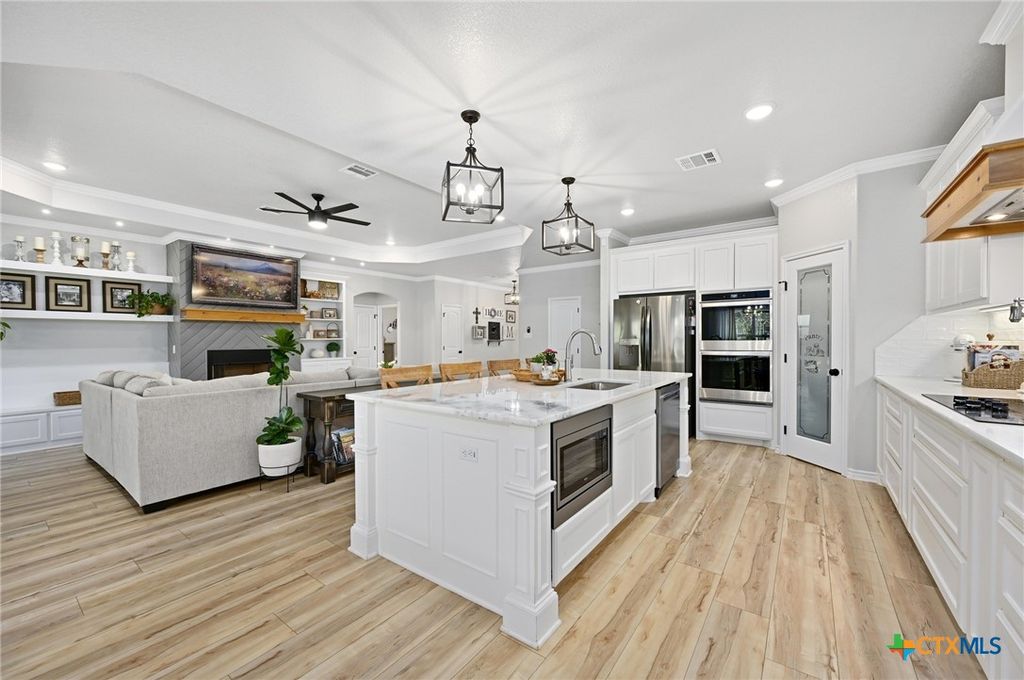 Image 11 of property listing at 16240 Toby Court, Temple, TX 76502