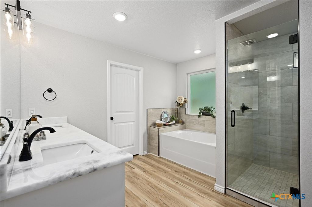 Image 15 of property listing at 16240 Toby Court, Temple, TX 76502