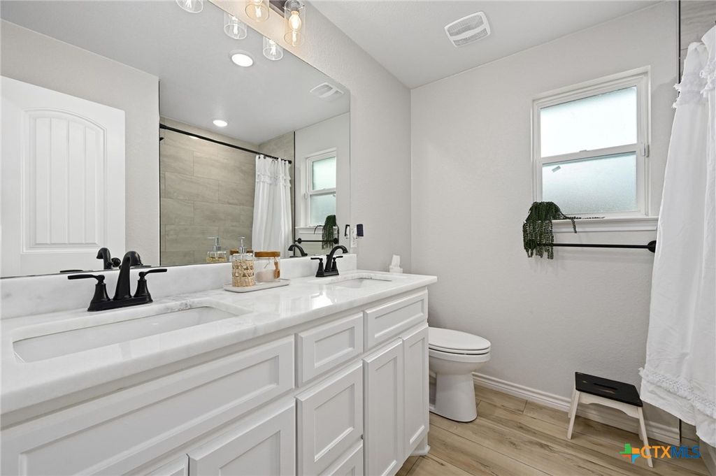 Image 19 of property listing at 16240 Toby Court, Temple, TX 76502