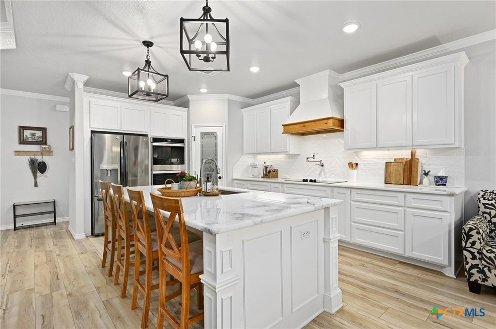 Image 9 of property listing at 16240 Toby Court, Temple, TX 76502