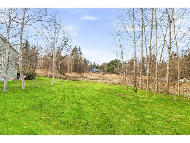 335 Ne HILLWOOD Dr, Hillsboro, OR 97124