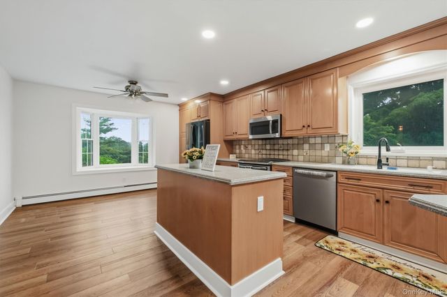 26 Sebastian Court, Hopewell Junction, NY 12533