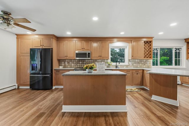 26 Sebastian Court, Hopewell Junction, NY 12533