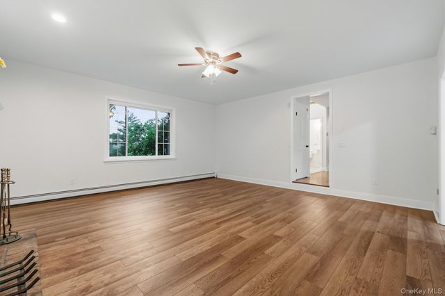 26 Sebastian Court, Hopewell Junction, NY 12533