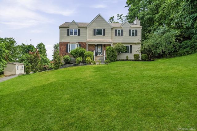 26 Sebastian Court, Hopewell Junction, NY 12533