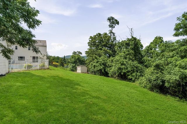 26 Sebastian Court, Hopewell Junction, NY 12533