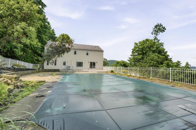 26 Sebastian Court, Hopewell Junction, NY 12533