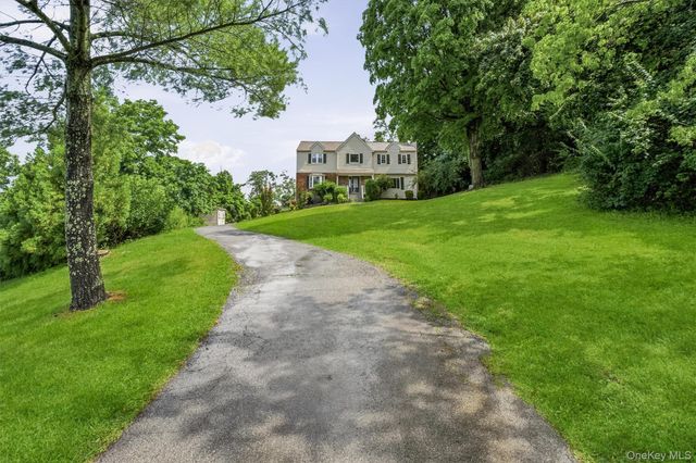26 Sebastian Court, Hopewell Junction, NY 12533
