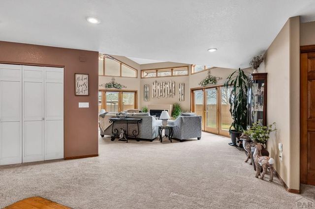 218 Alhambra Dr, Pueblo, CO 81005