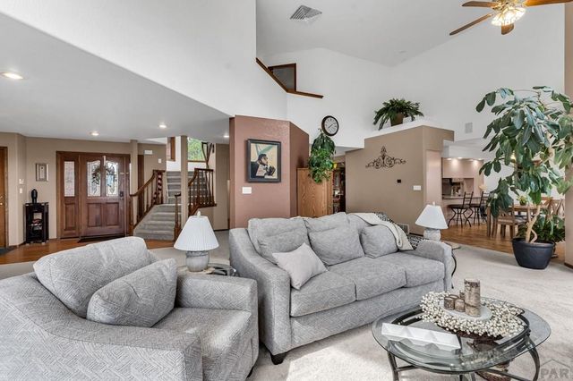 218 Alhambra Dr, Pueblo, CO 81005