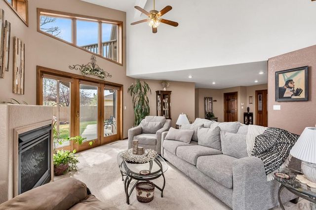 218 Alhambra Dr, Pueblo, CO 81005