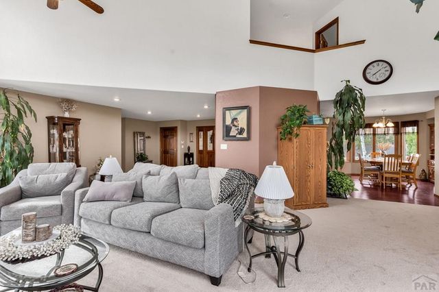 218 Alhambra Dr, Pueblo, CO 81005