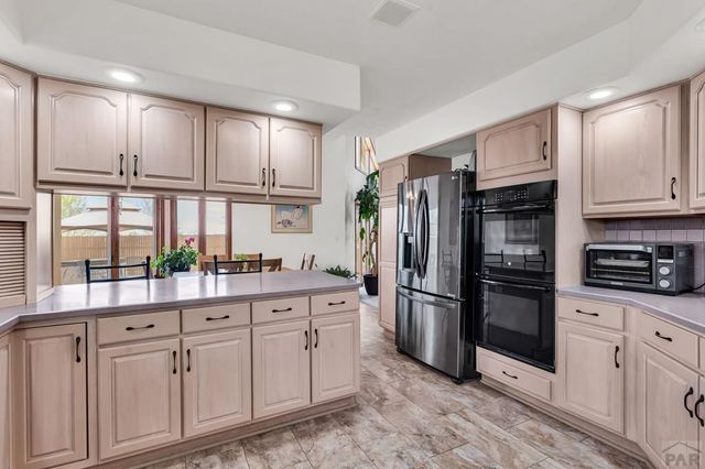 218 Alhambra Dr, Pueblo, CO 81005