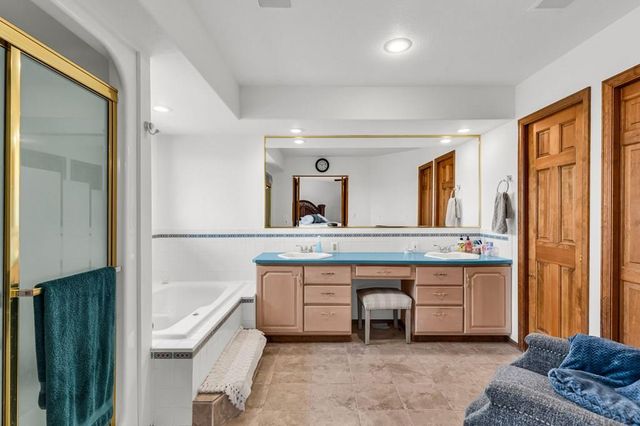 218 Alhambra Dr, Pueblo, CO 81005