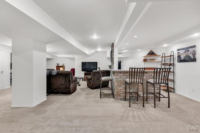 218 Alhambra Dr, Pueblo, CO 81005