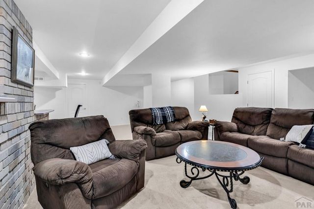 218 Alhambra Dr, Pueblo, CO 81005