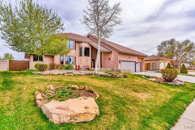 218 Alhambra Dr, Pueblo, CO 81005