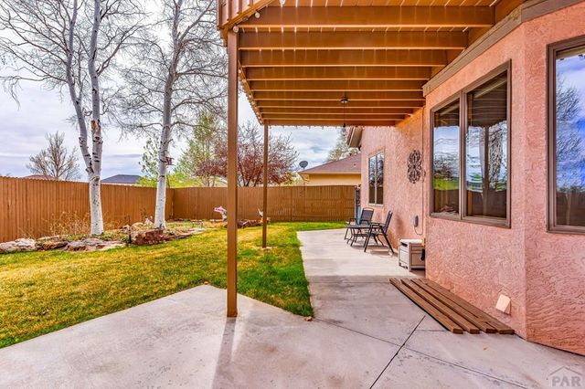 218 Alhambra Dr, Pueblo, CO 81005