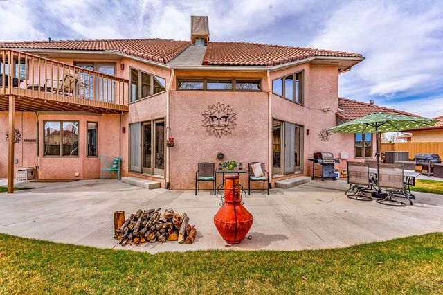 218 Alhambra Dr, Pueblo, CO 81005