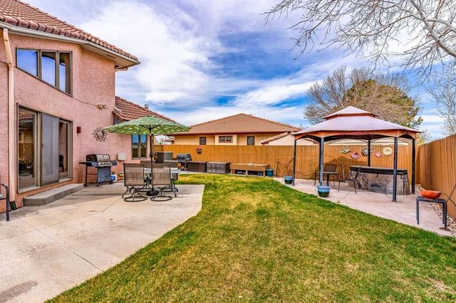 218 Alhambra Dr, Pueblo, CO 81005