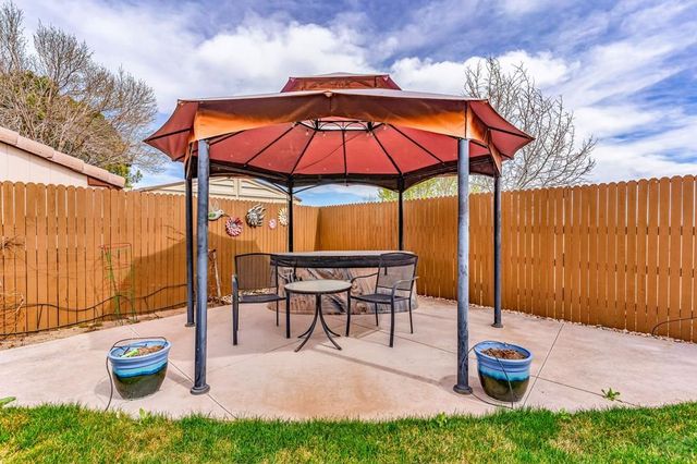 218 Alhambra Dr, Pueblo, CO 81005