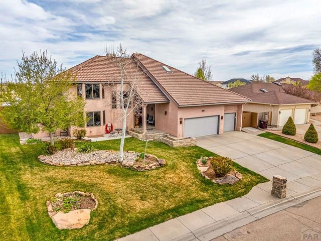 218 Alhambra Dr, Pueblo, CO 81005