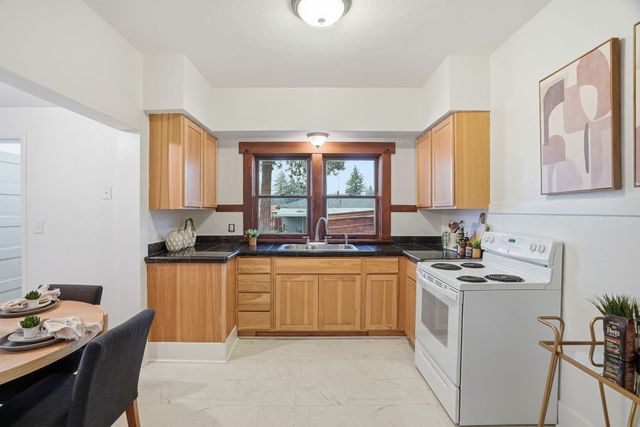 6104 N Stevens St, Spokane, WA 99205