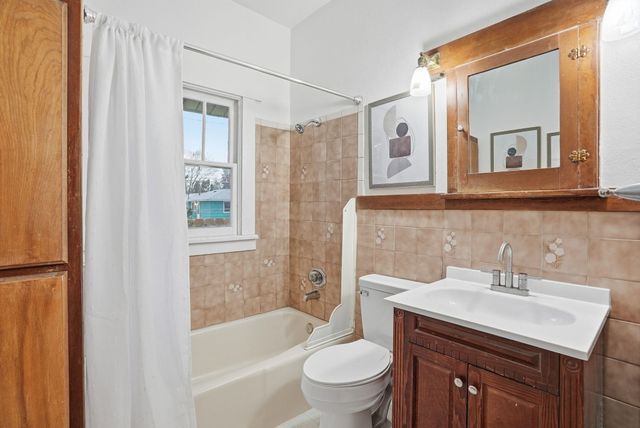 6104 N Stevens St, Spokane, WA 99205