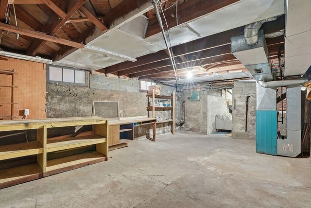 6104 N Stevens St, Spokane, WA 99205