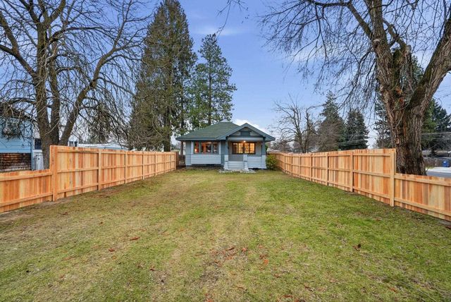 6104 N Stevens St, Spokane, WA 99205