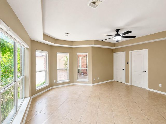 2521 Black Skimmer Court, League City, TX 77573