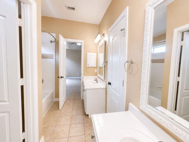 2521 Black Skimmer Court, League City, TX 77573