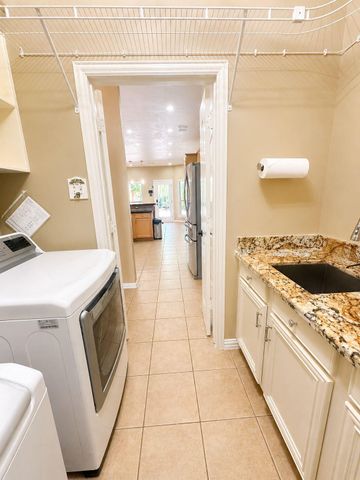 2521 Black Skimmer Court, League City, TX 77573