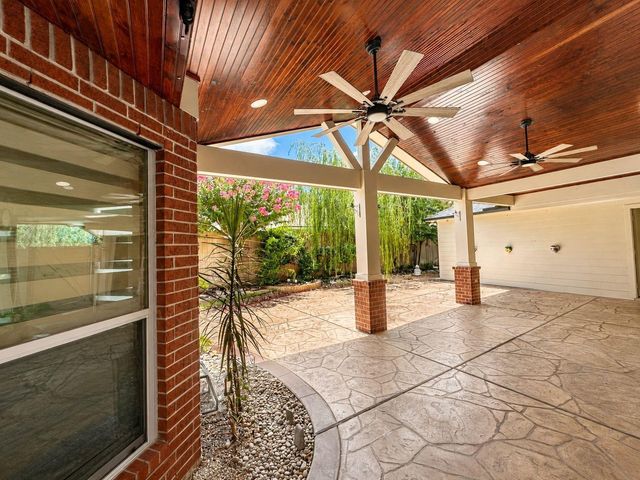 2521 Black Skimmer Court, League City, TX 77573