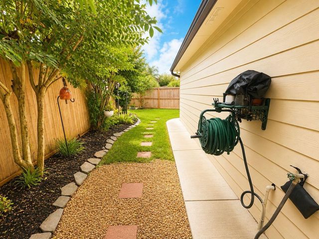 2521 Black Skimmer Court, League City, TX 77573