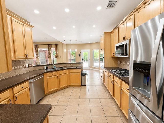 2521 Black Skimmer Court, League City, TX 77573